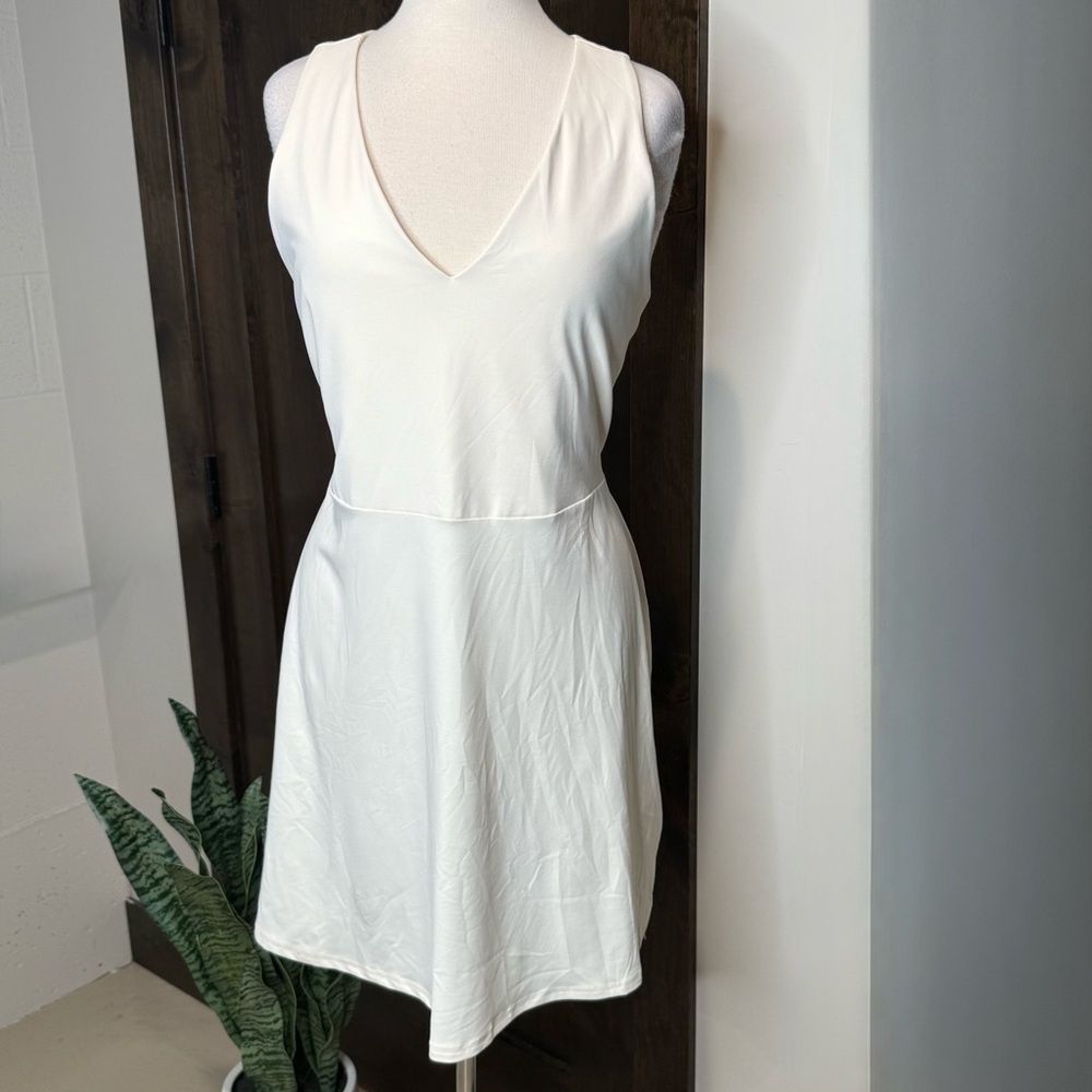 NWT Sporty Stylish off White Fabletics V-Neck on the go built in bra dress 1X